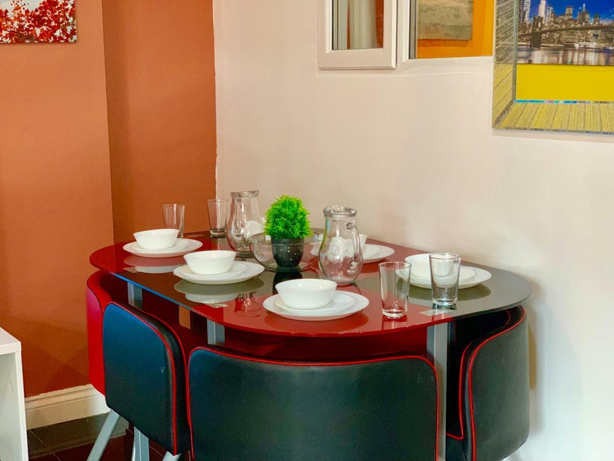 Appartement 2 Bedroom Apartment, Kitchen, Reception&private Garden